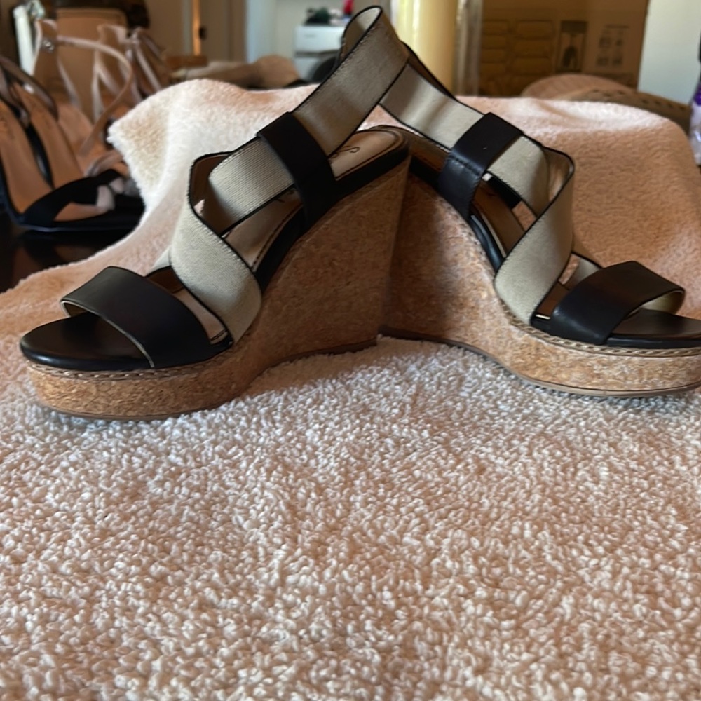 Never worn Splendid wedges
